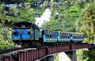 famous-honeymoon-destinations-in-south-india-Ooty