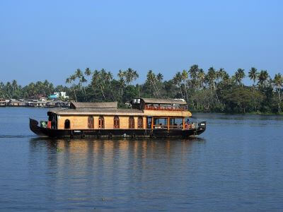 kerala-honeymoon-packages-from-delhi-3nights-4days